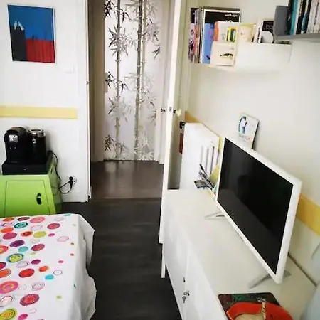 Le Bleu Parentale Cuisine Partagee Quarto em Acomodações Particulares *