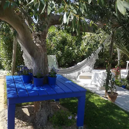 Quarto em Acomodações Particulares Le Bleu Parentale Cuisine Partagee *