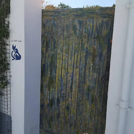 Quarto em Acomodações Particulares Le Bleu Parentale Cuisine Partagee