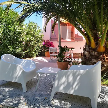 Quarto em Acomodações Particulares Le Bleu Parentale Cuisine Partagee