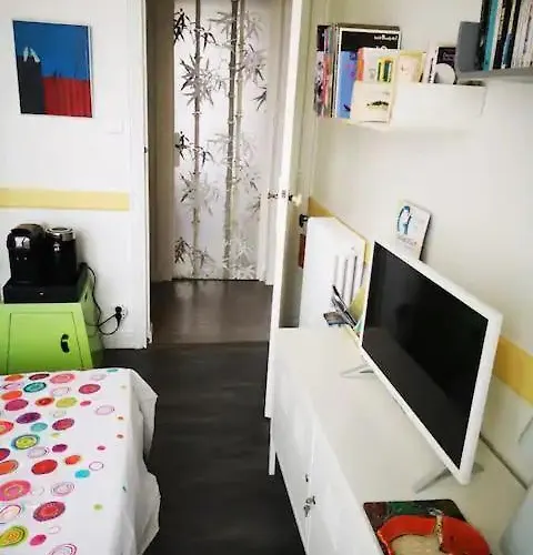 Le Bleu Parentale Cuisine Partagee Pansiyon *