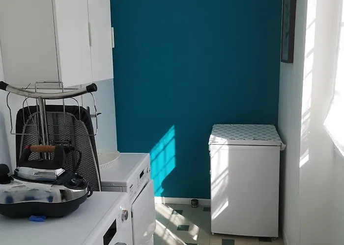 Le Bleu Parentale Cuisine Partagee Pansiyon *