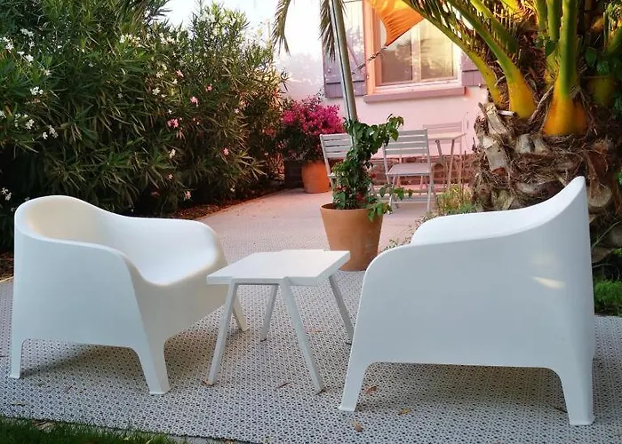 Le Bleu Parentale Cuisine Partagee Pansiyon *